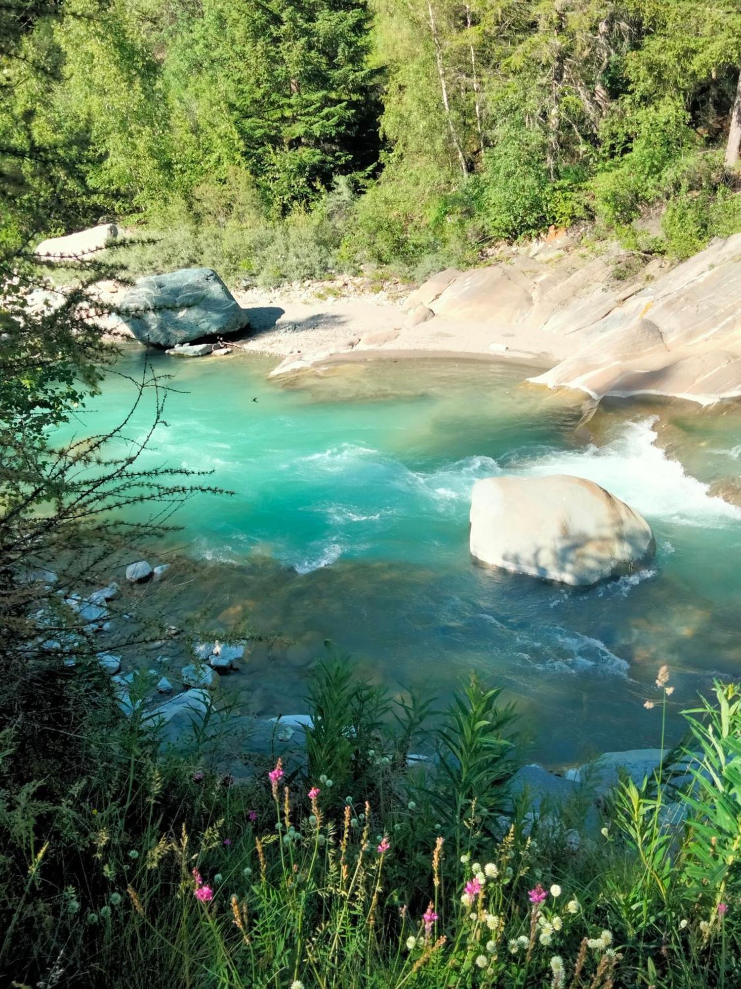 Appartamento Signorile Con Giardino Aosta Luaran gambar