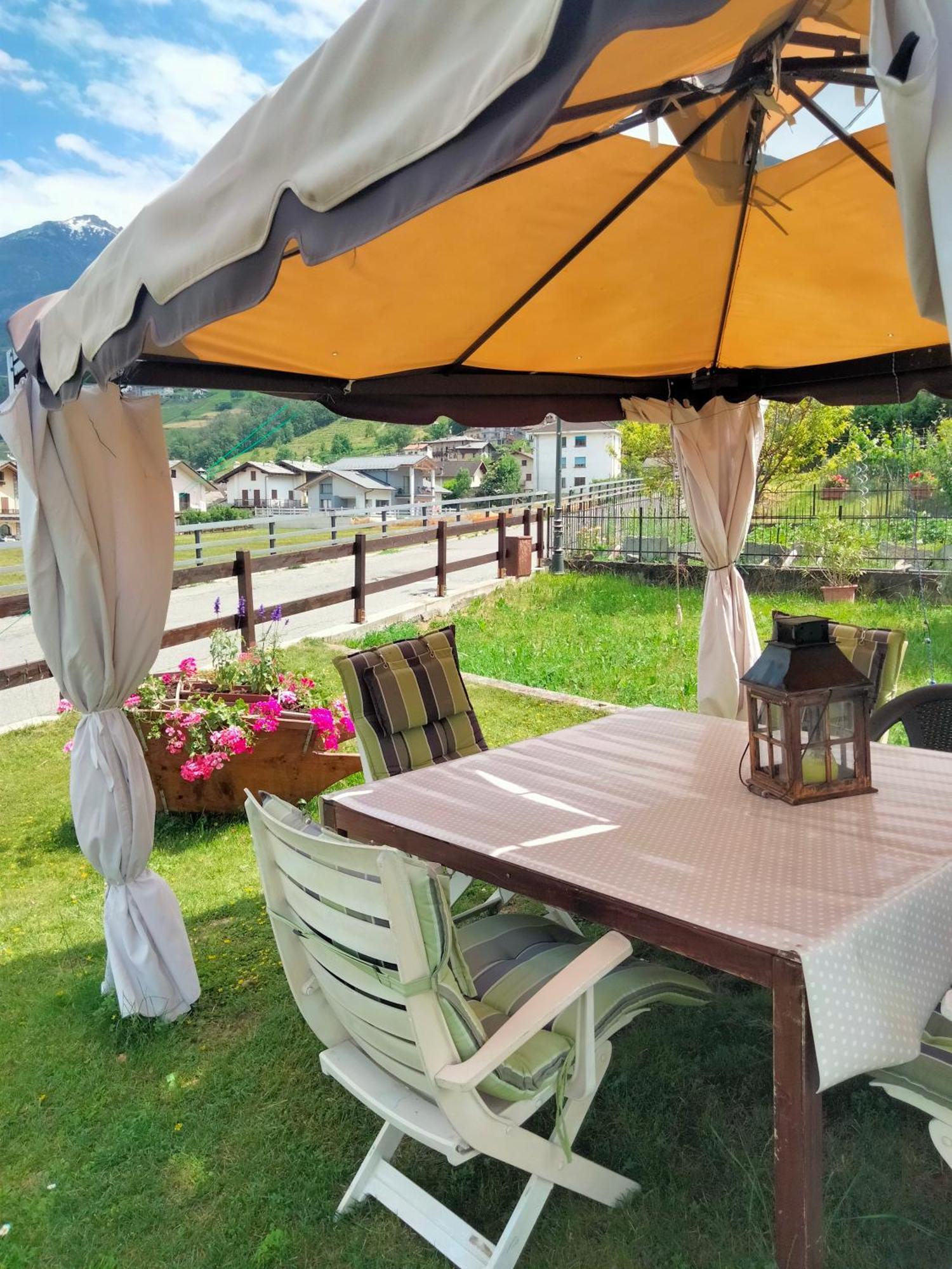 Appartamento Signorile Con Giardino Aosta Luaran gambar